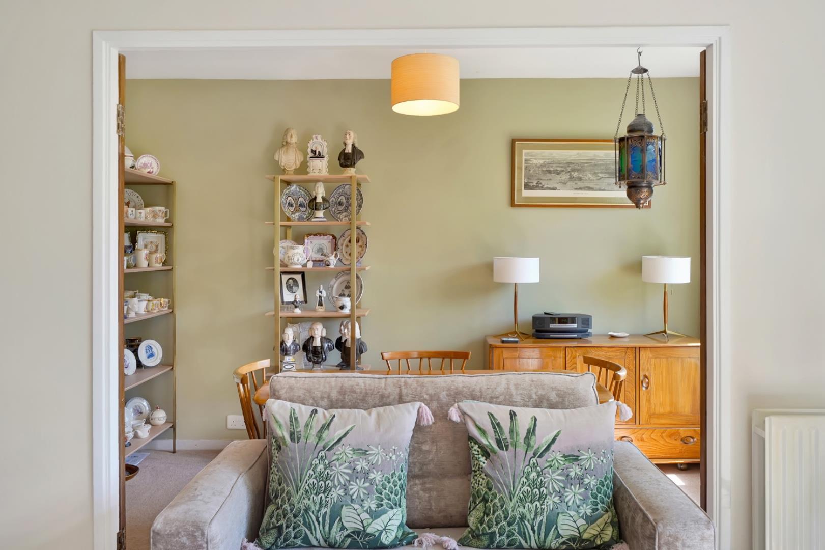 Flat Lawrie Park Road in Greater London