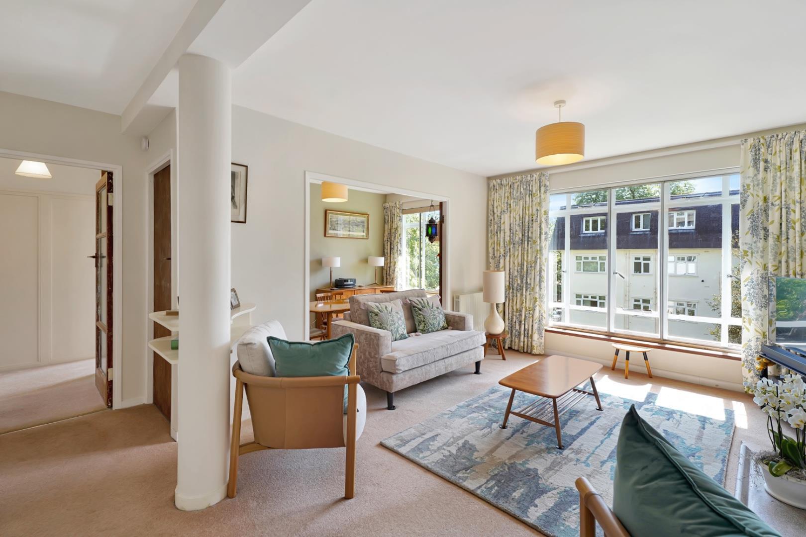 Flat Lawrie Park Road in Greater London
