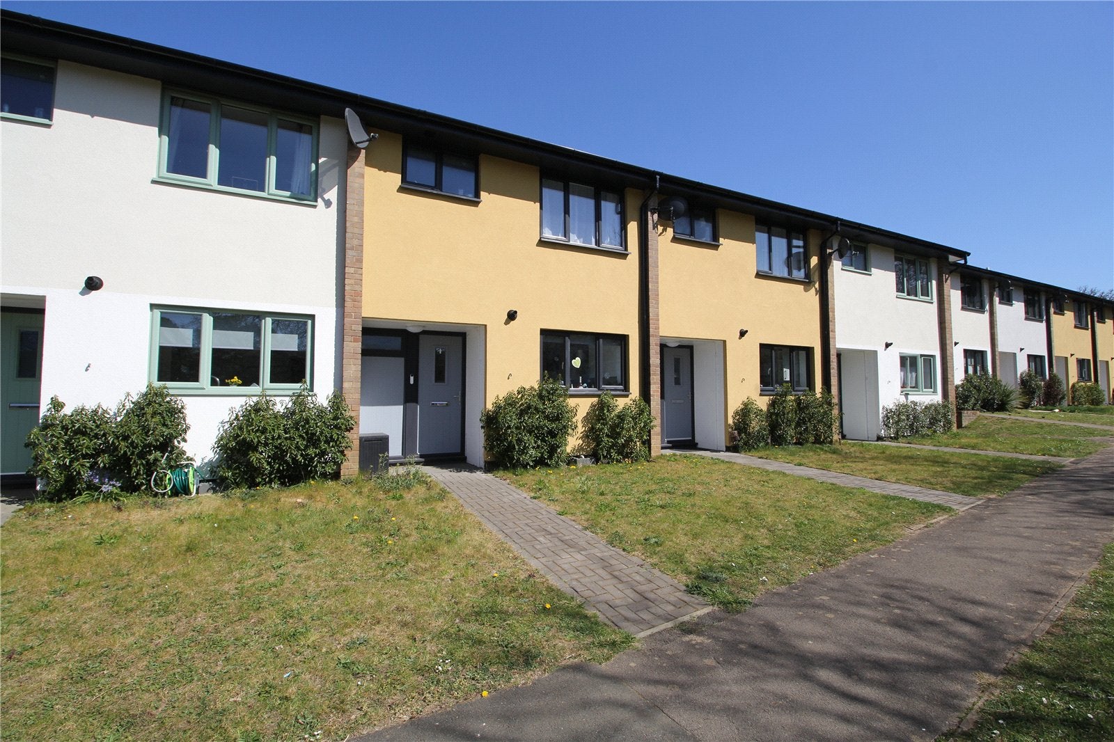 Flat Essex Road in East Hampshire