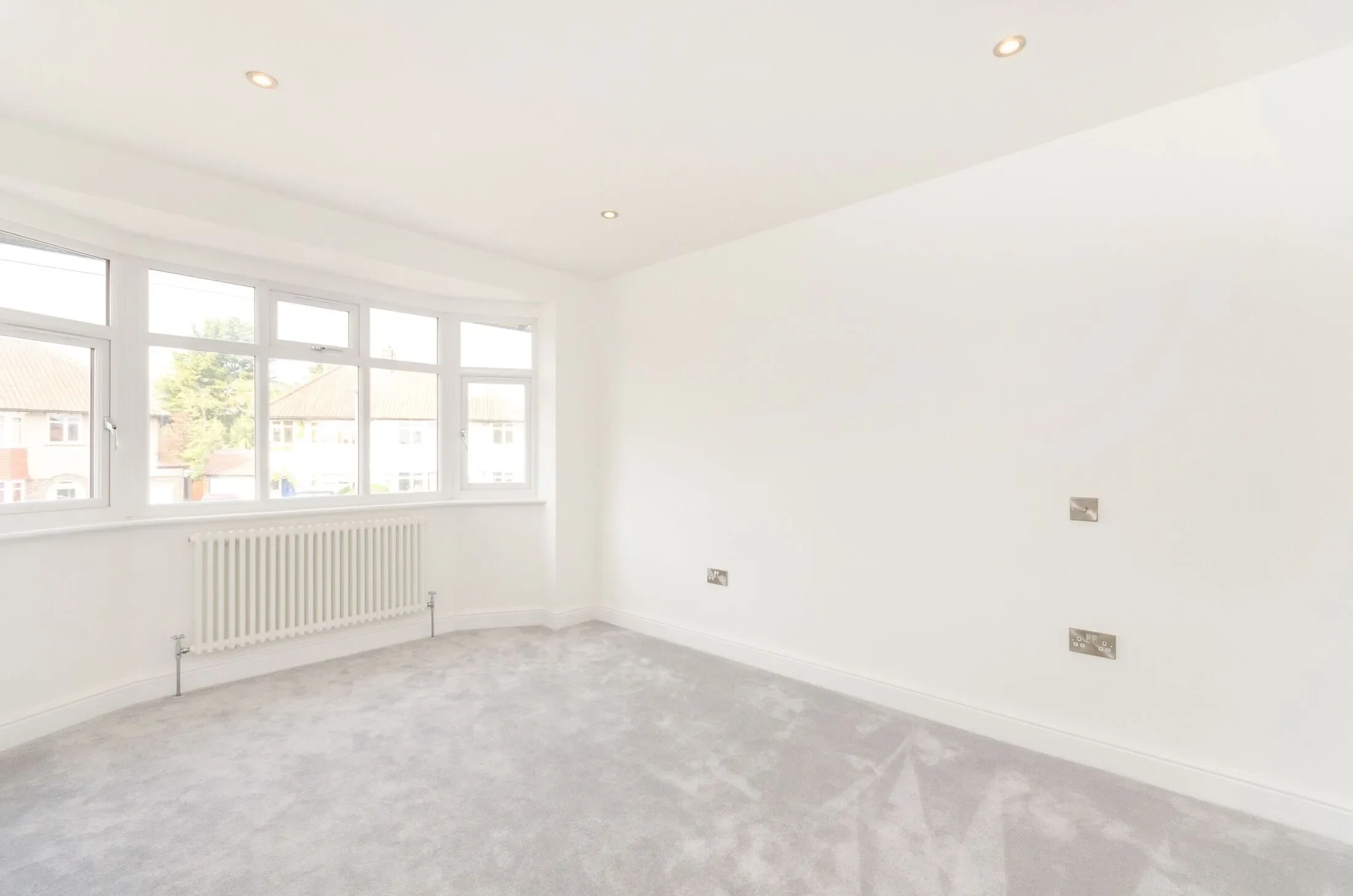 House Groveland Way in Greater London