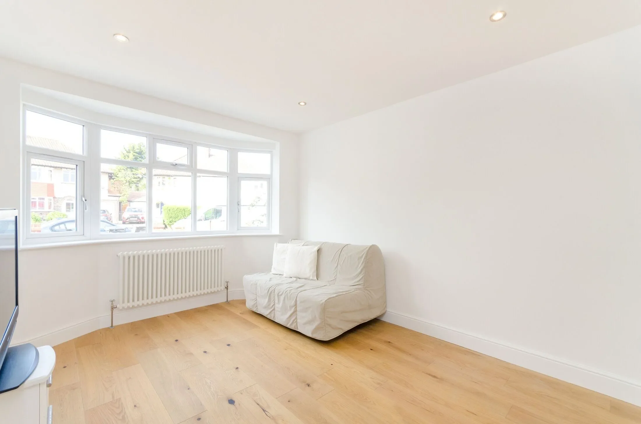 House Groveland Way in Greater London