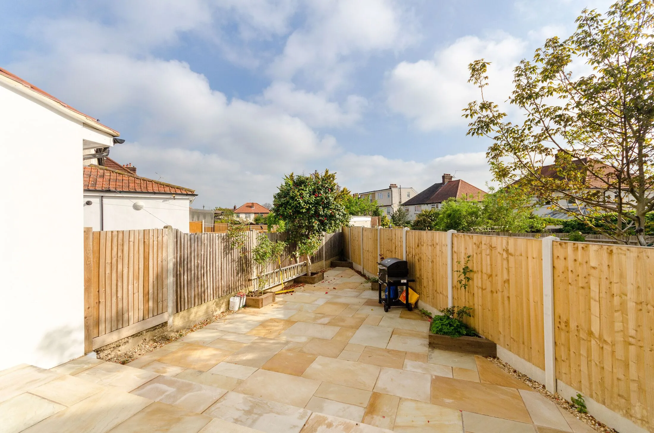 House Groveland Way in Greater London