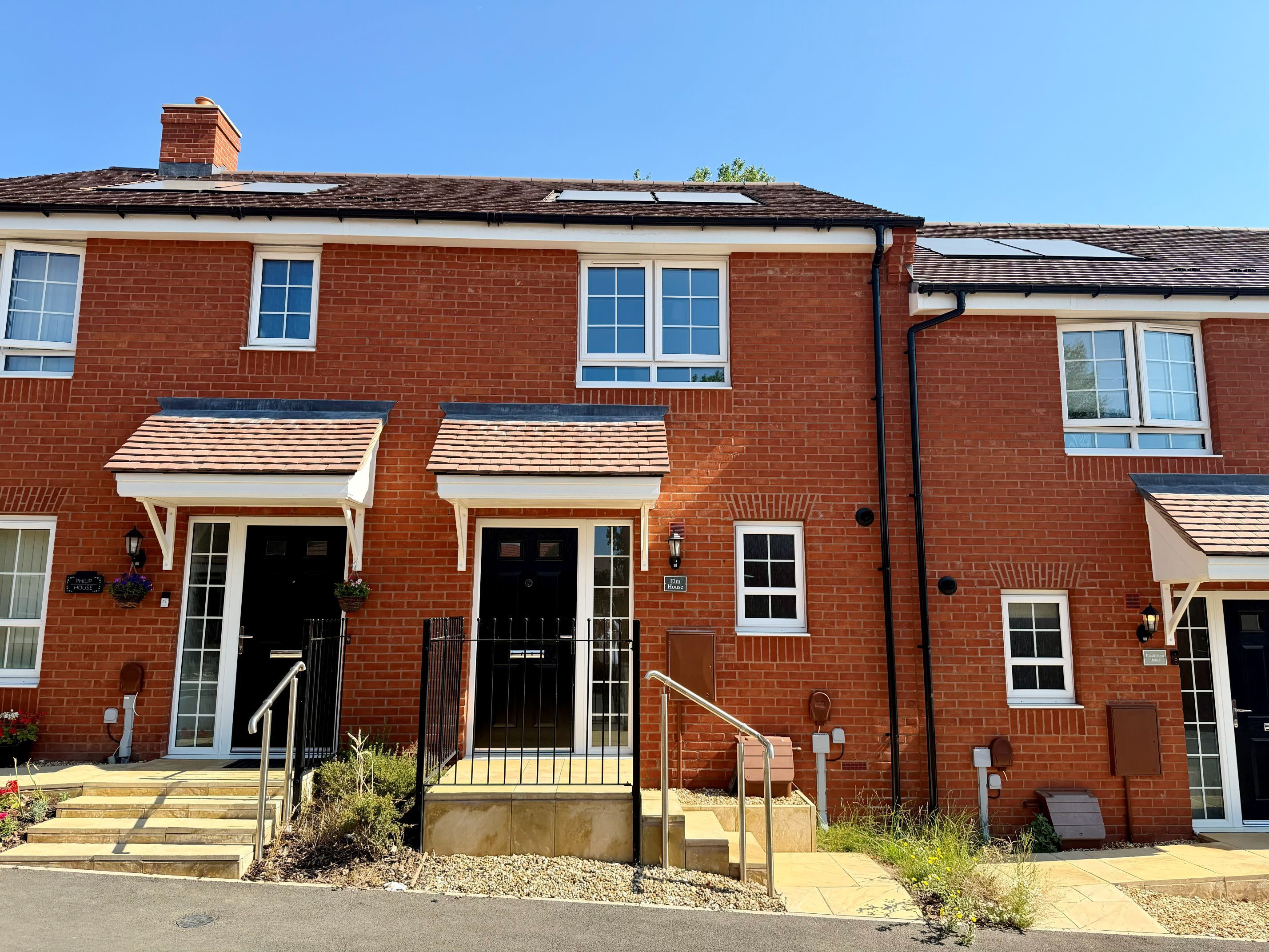 Flat Loverose Way in Stratford-on-Avon
