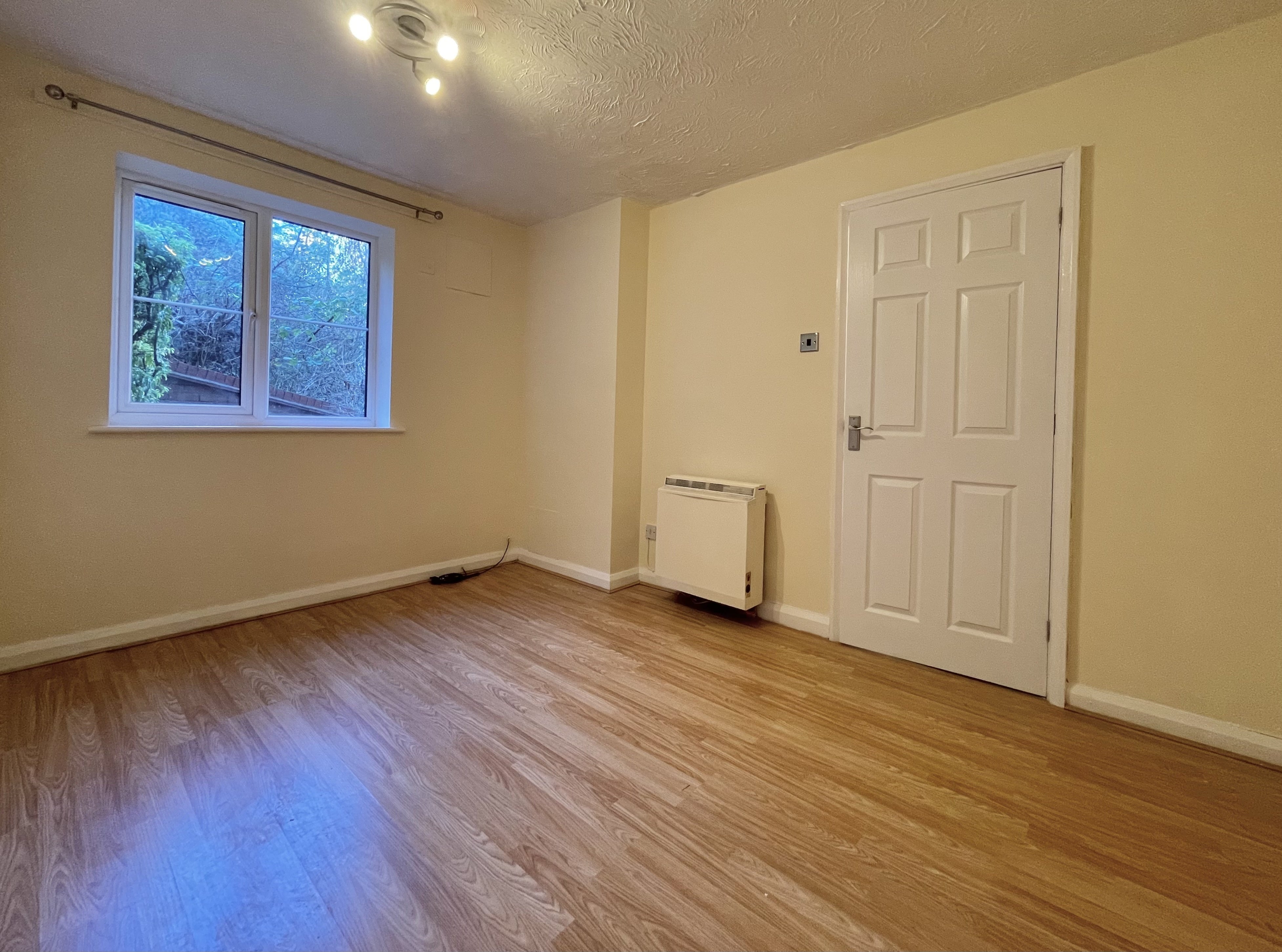 Flat Flitcroft Lea in High Wycombe