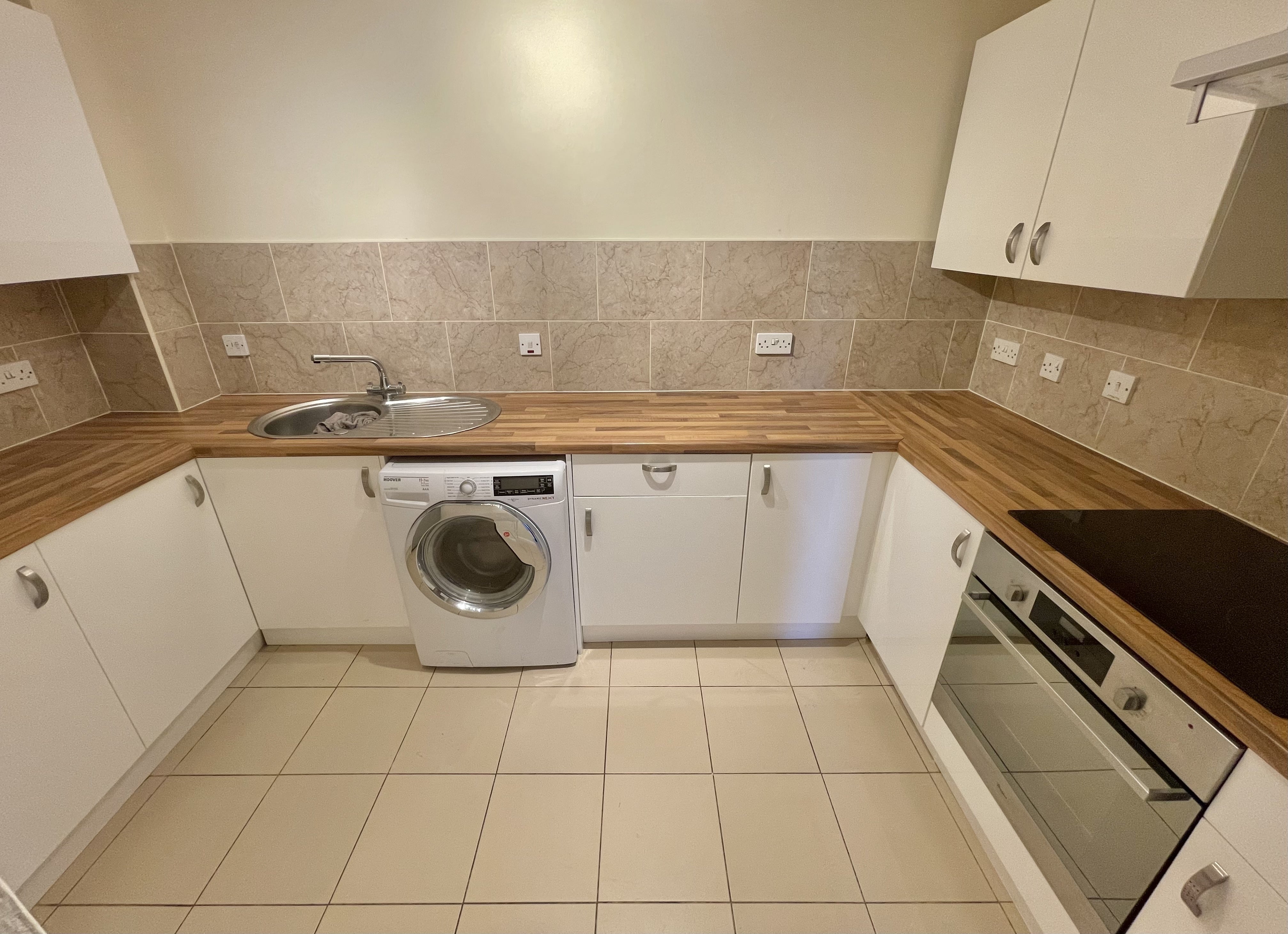 Flat Flitcroft Lea in High Wycombe