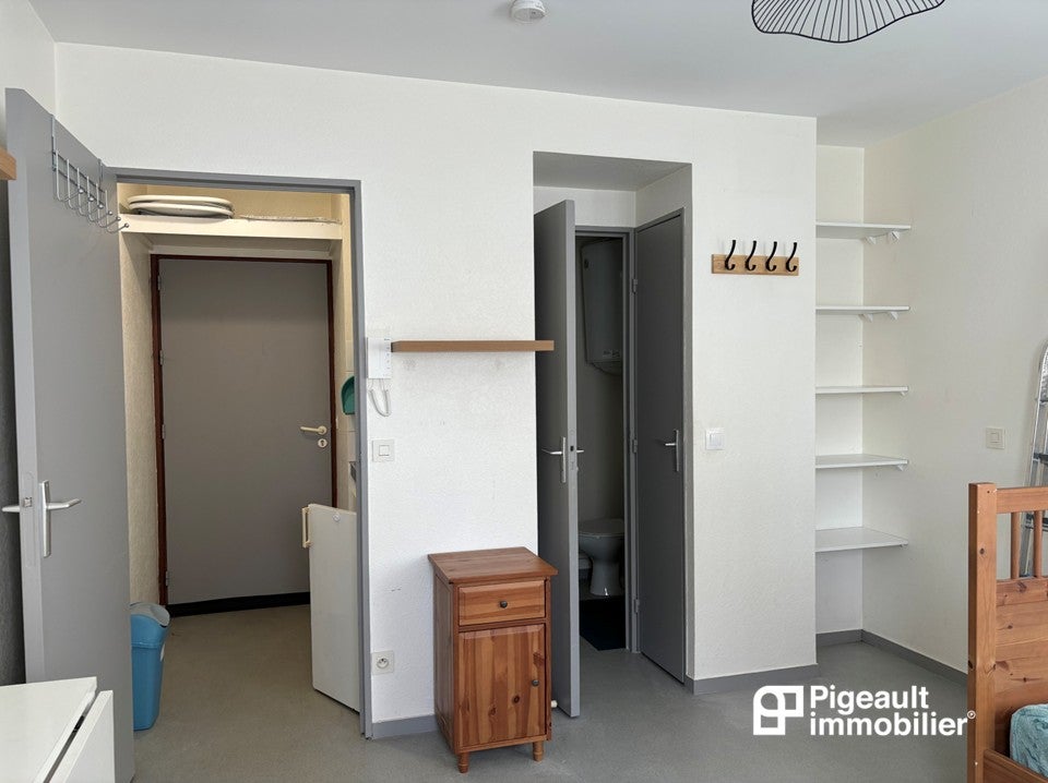 Appartement Square Pedro Flores-Cano à Rennes
