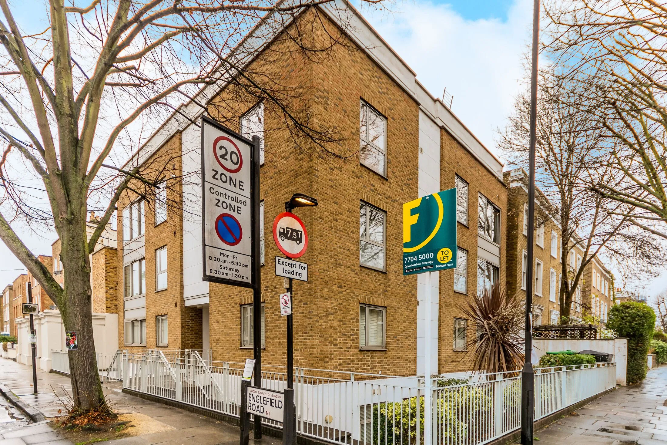 Flat Englefield Road in Greater London