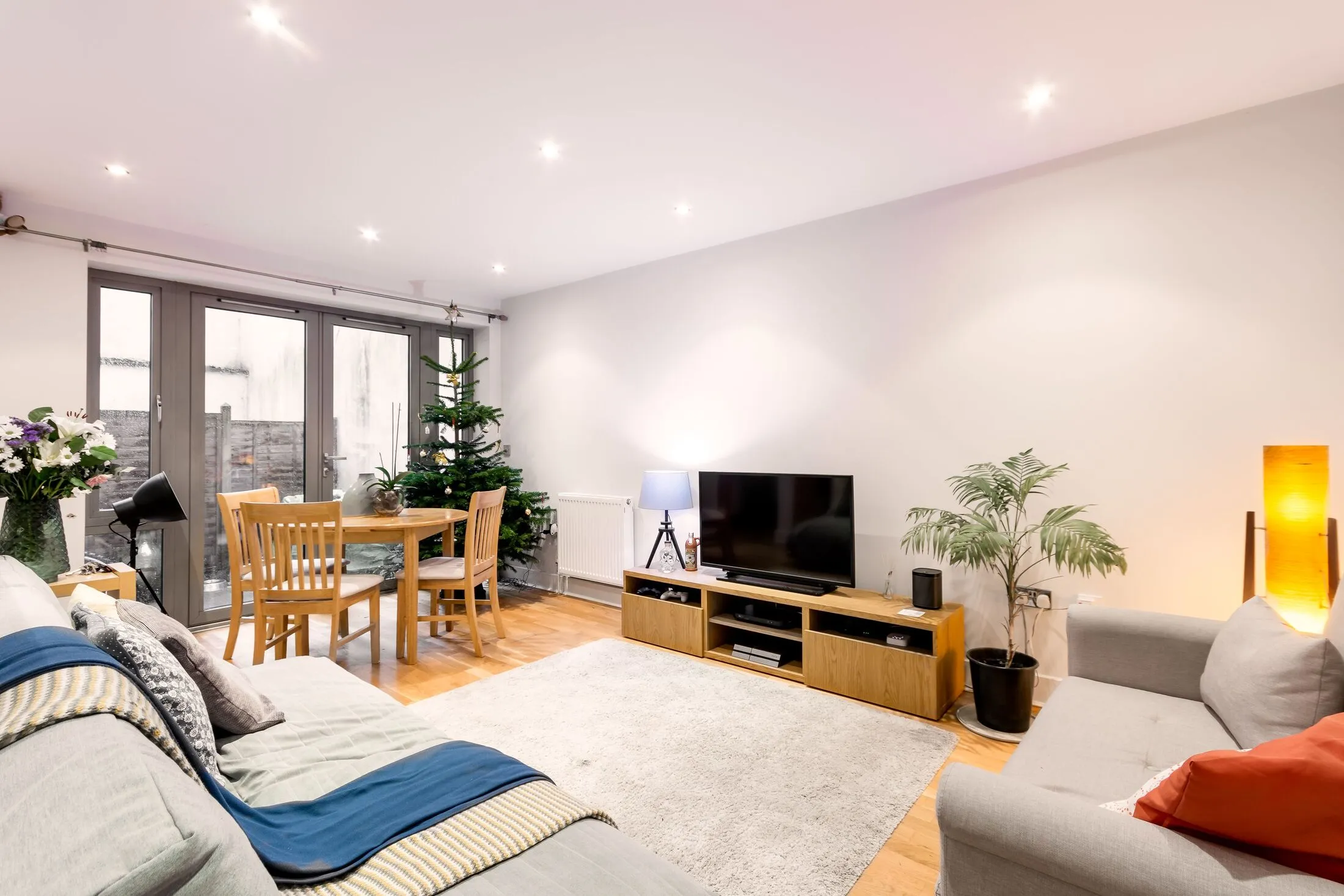 Flat Englefield Road in Greater London