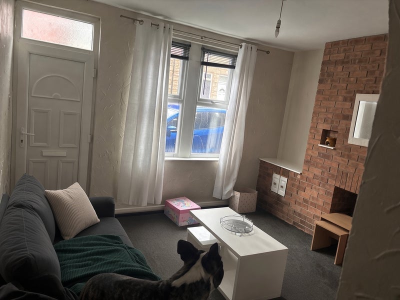 Room Main Street in Ashfield