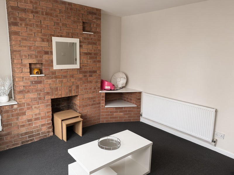 Room Main Street in Ashfield