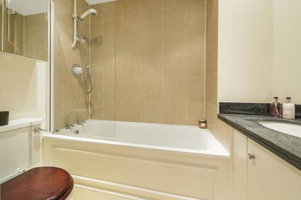 Flat Homer Row in City of Westminster