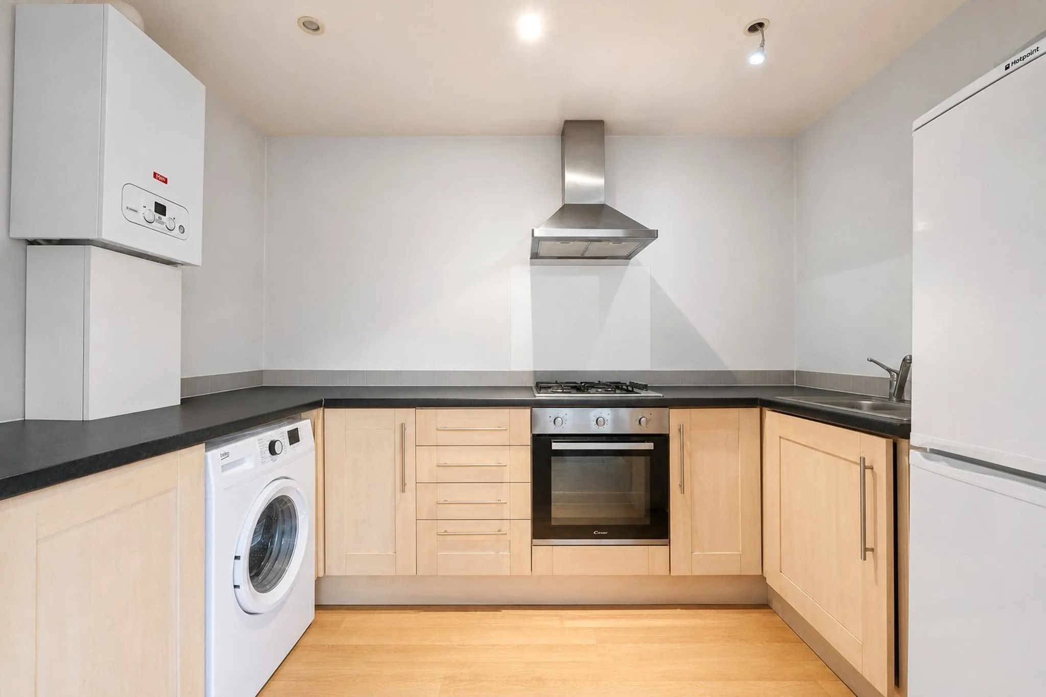 Flat Somerford Grove in Greater London