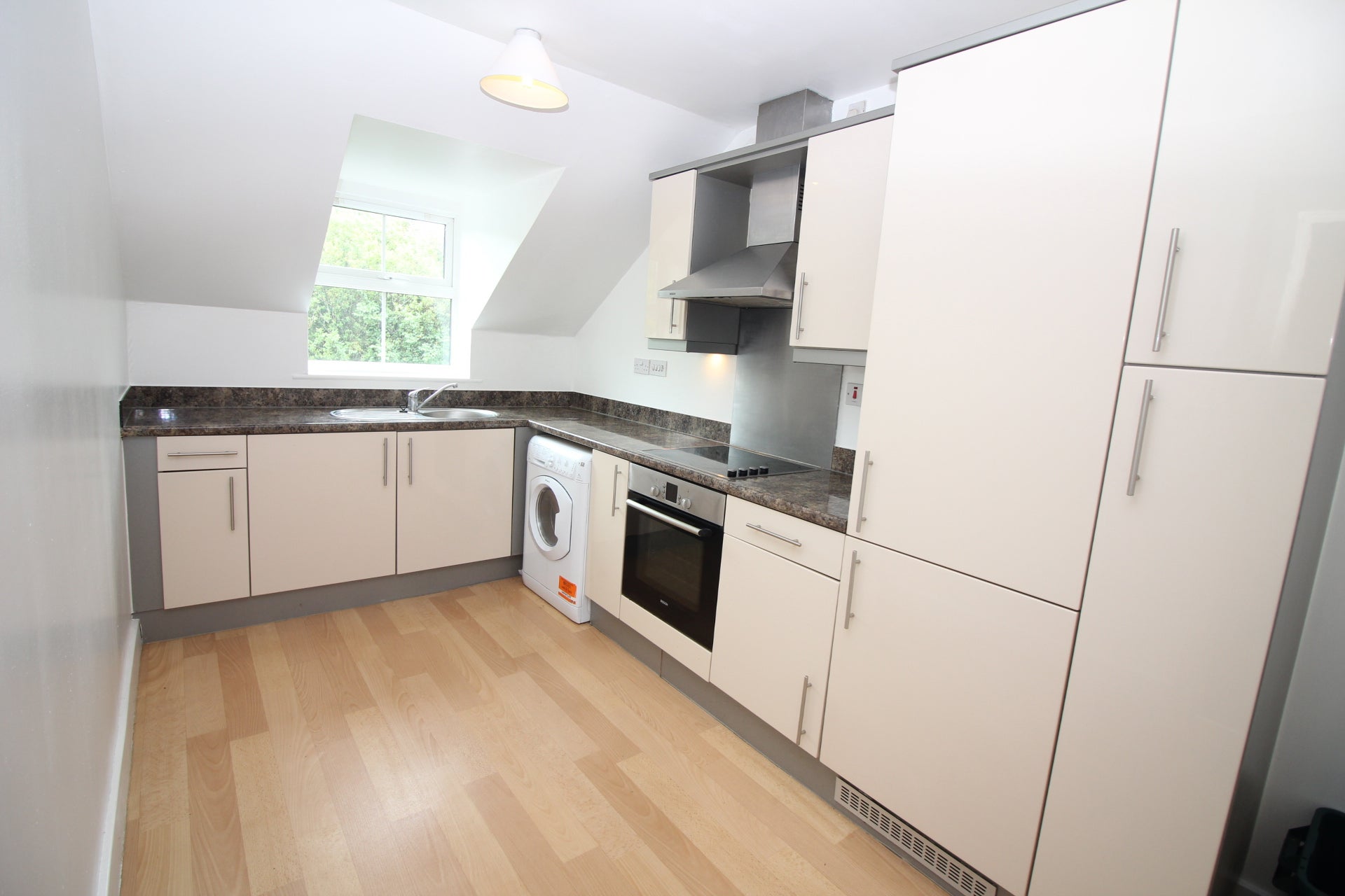Flat Chepstow Close in Colburn