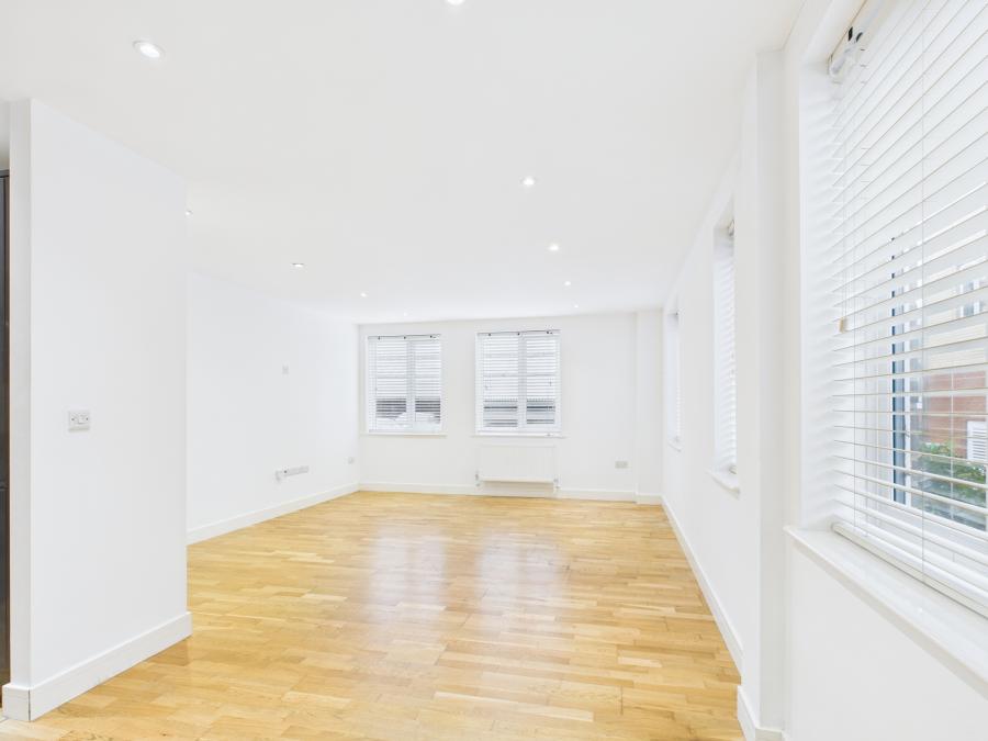 Flat Saint Georges Walk in Waterlooville
