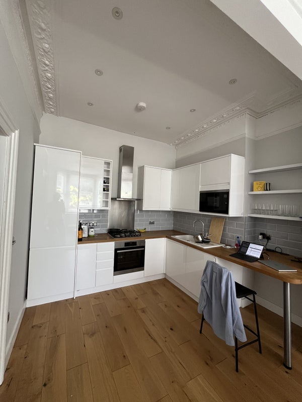 Flat Aynhoe Road in Greater London