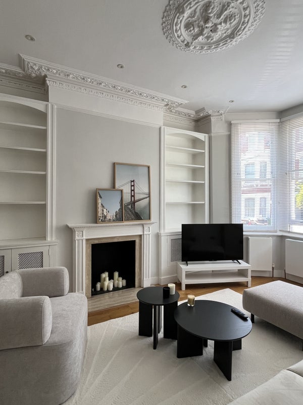 Flat Aynhoe Road in Greater London