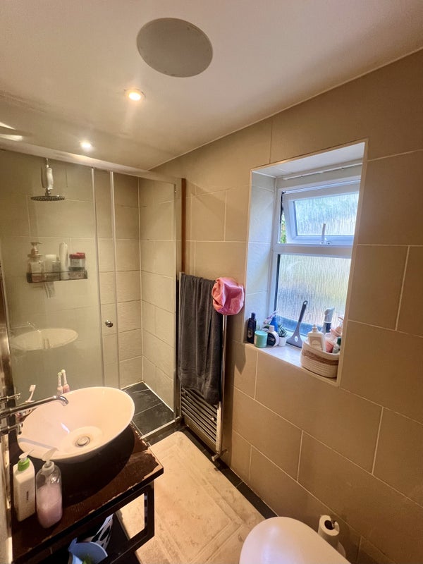 Room Fernhead Road in City of Westminster