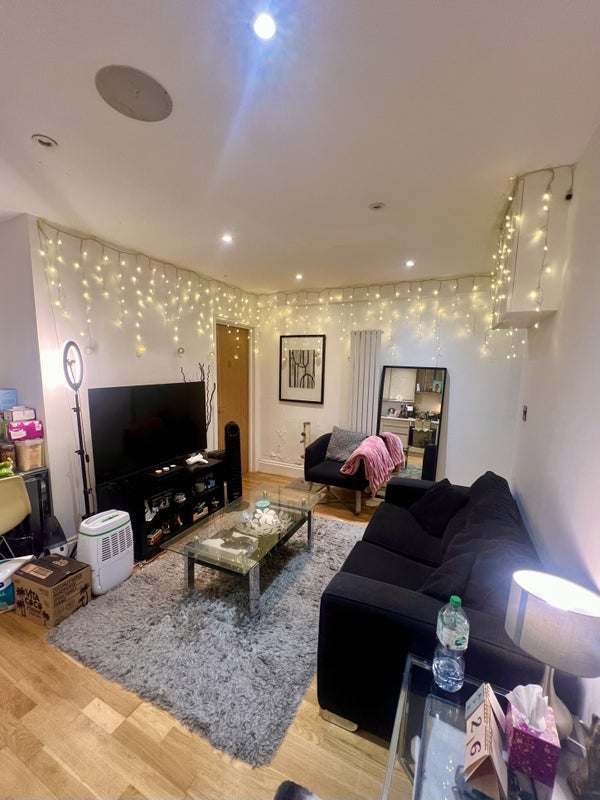 Room Fernhead Road in City of Westminster