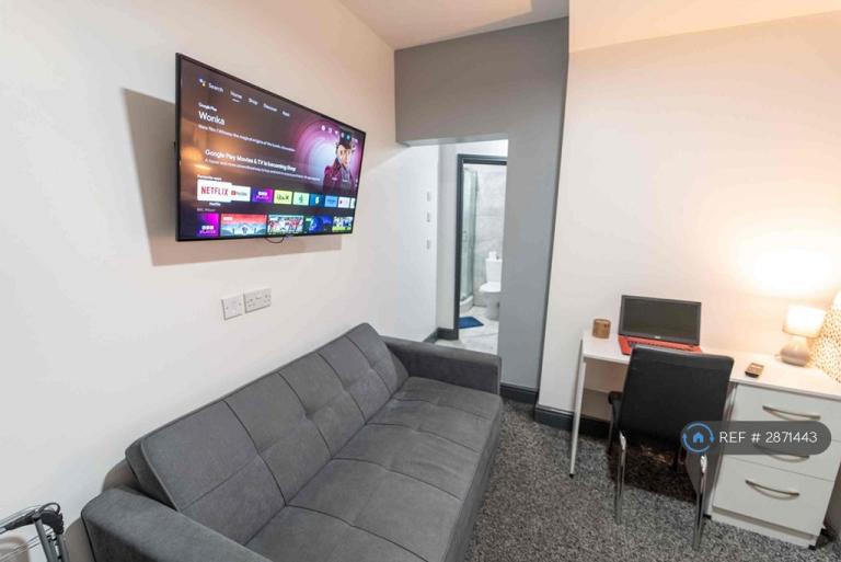 Room Bournbrook Road in Birmingham