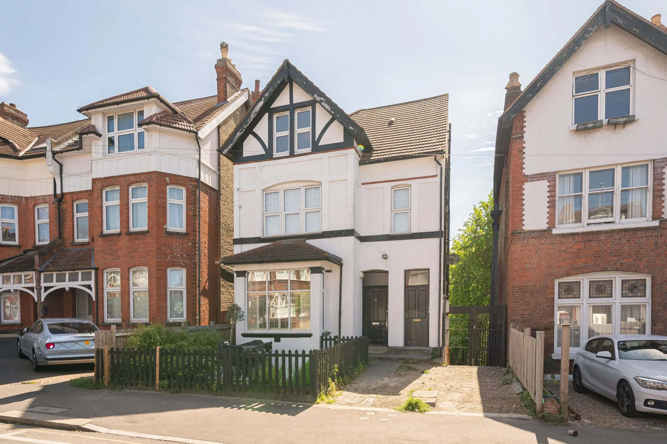 Flat Babington Road in Greater London