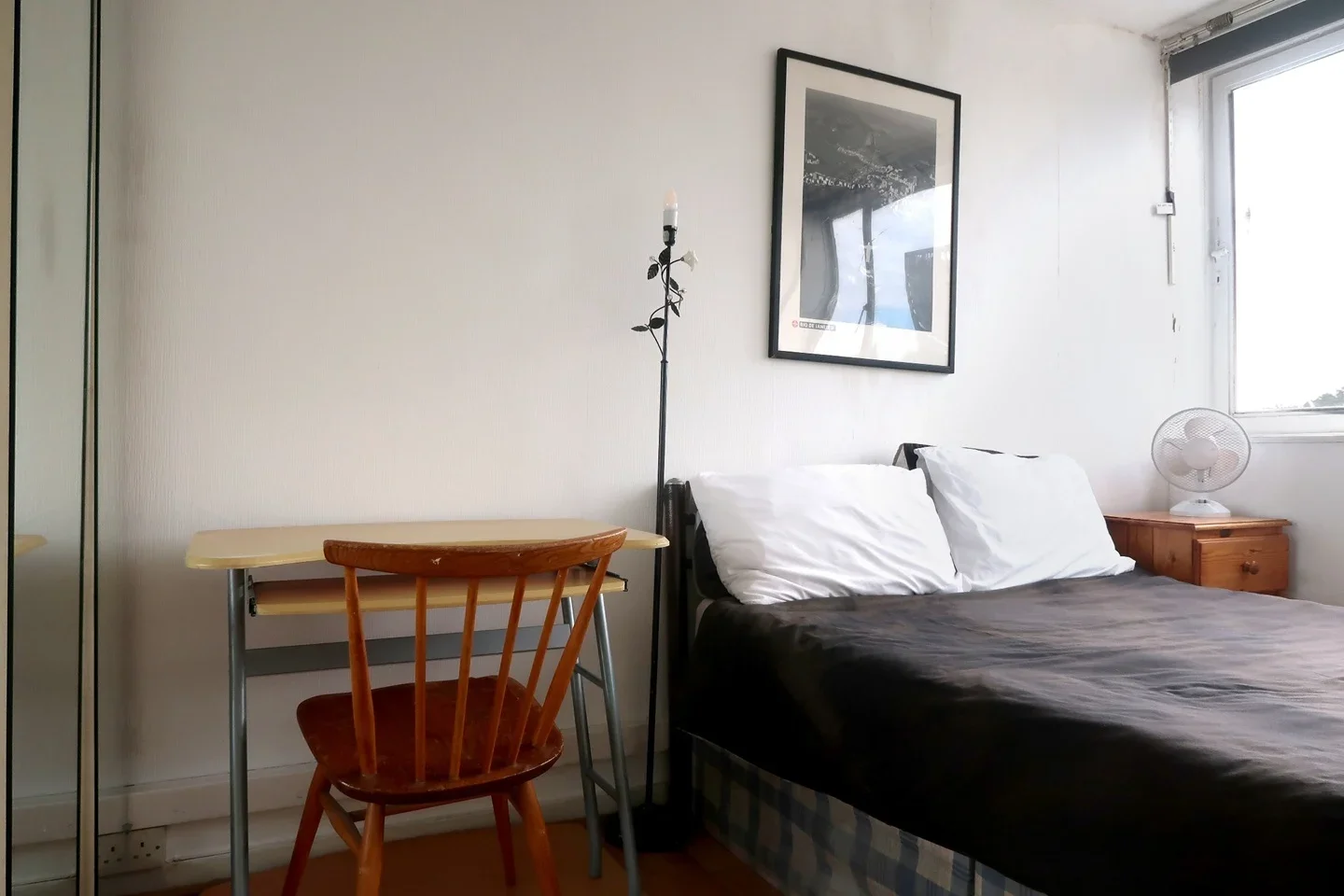 Room Roland Way in Greater London