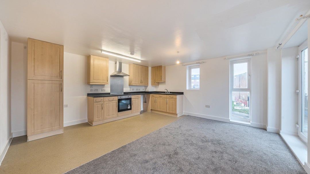 Flat Bond Road in Greater London