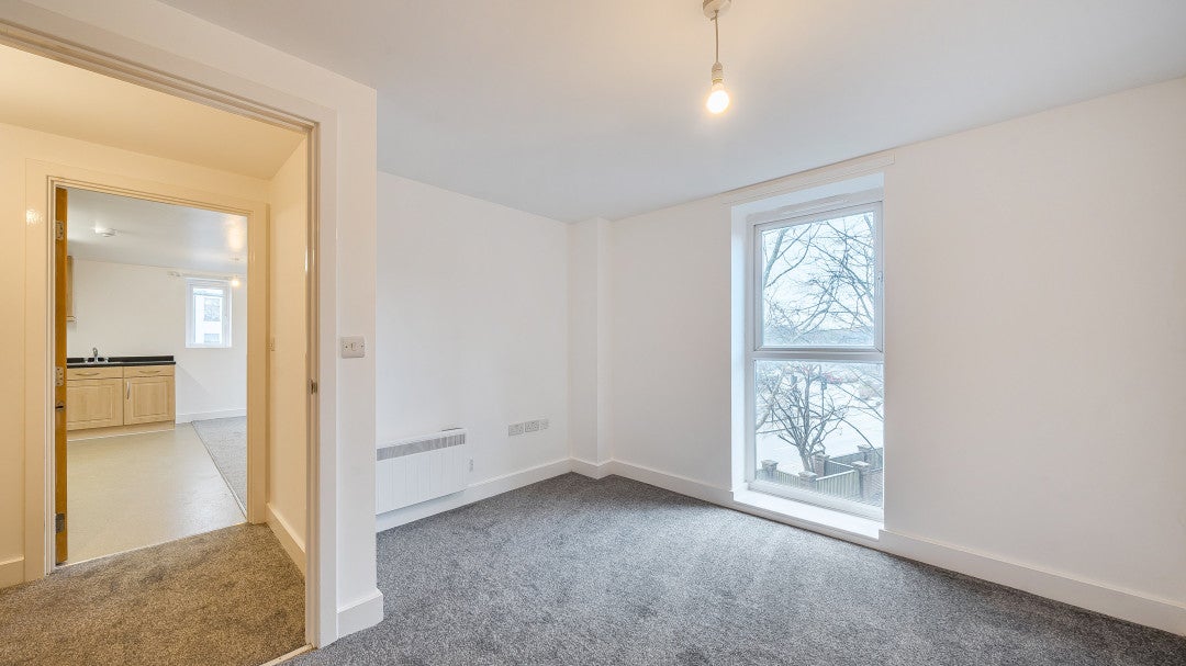 Flat Bond Road in Greater London