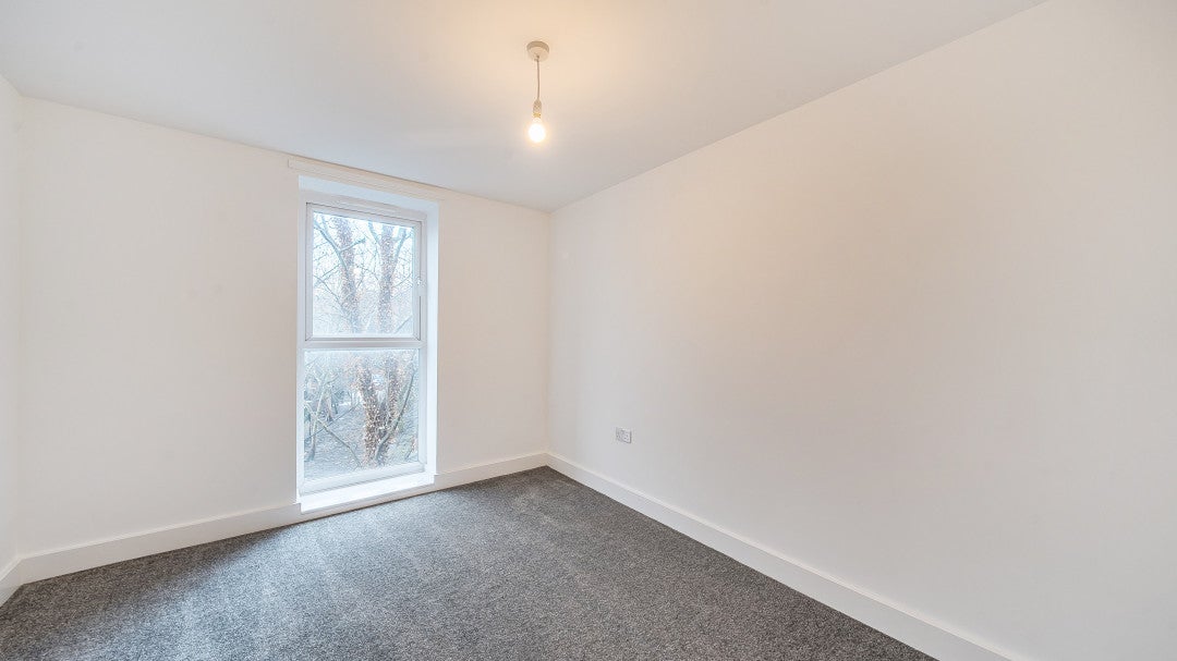 Flat Bond Road in Greater London
