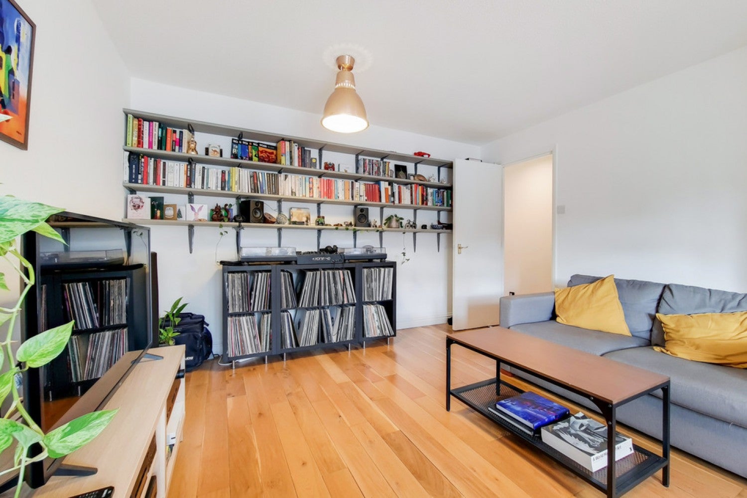 Flat Carberry Road in Greater London