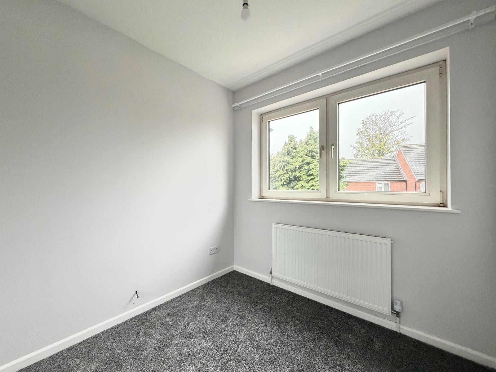 House Stanmore Crescent in Luton
