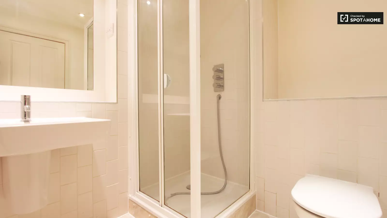 Room Copenhagen Place in Greater London