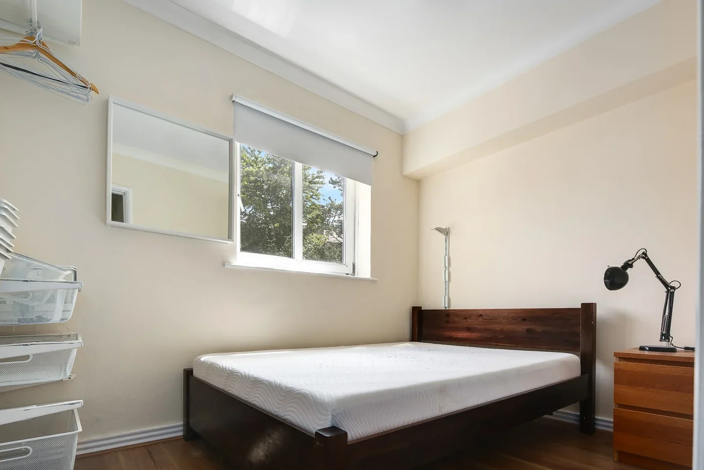Flat Ropley Street in Greater London