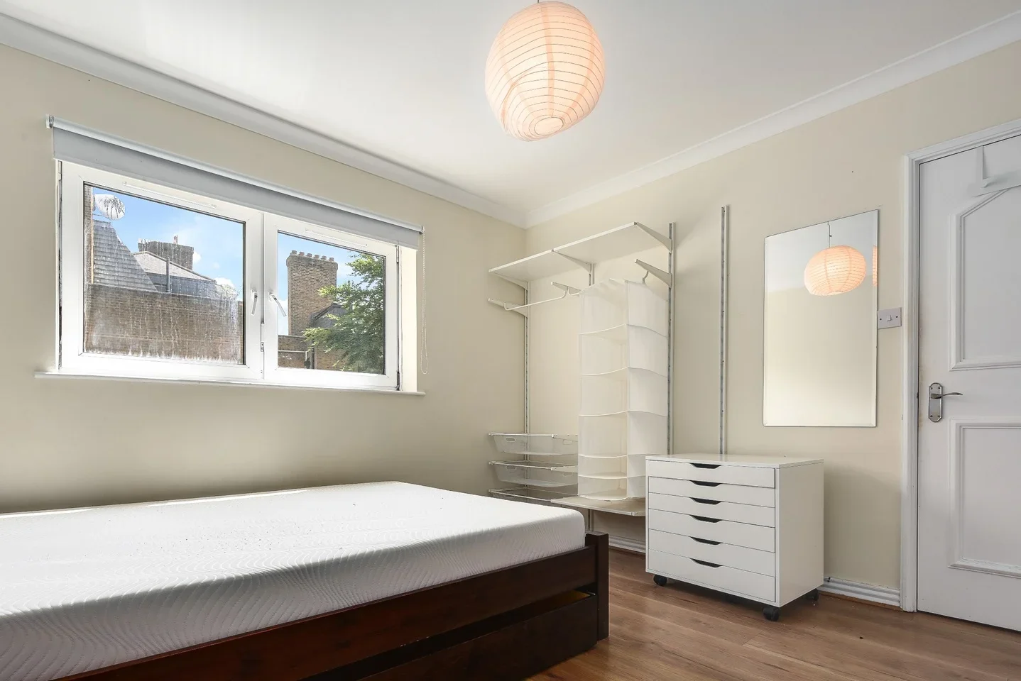 Flat Ropley Street in Greater London