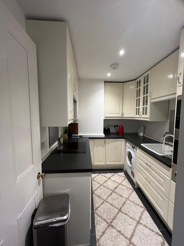 Flat Lutton Place in City of Edinburgh