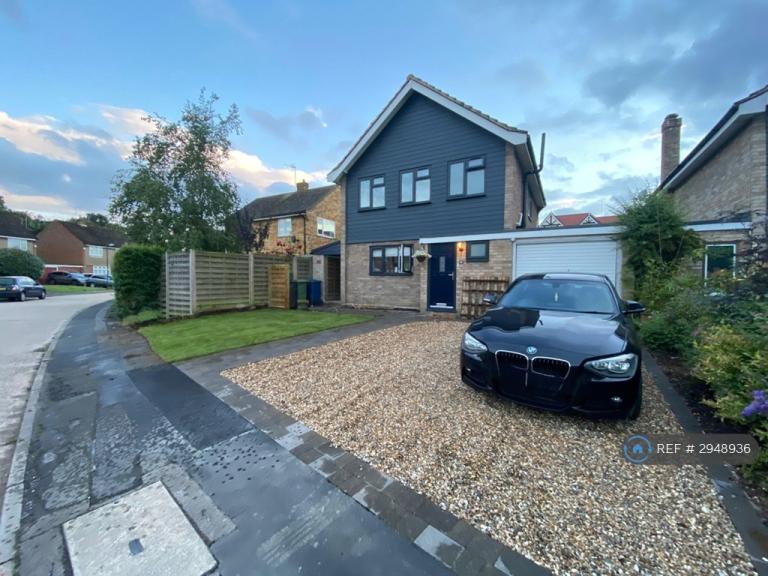 House Southbourne Drive in Bourne End