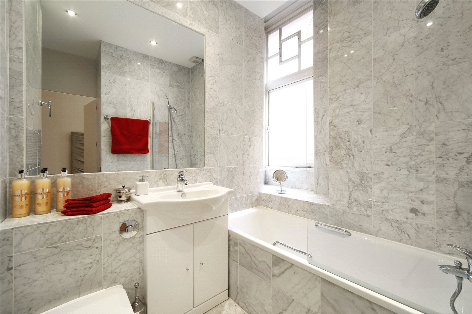 Flat Montagu Mansions in City of Westminster
