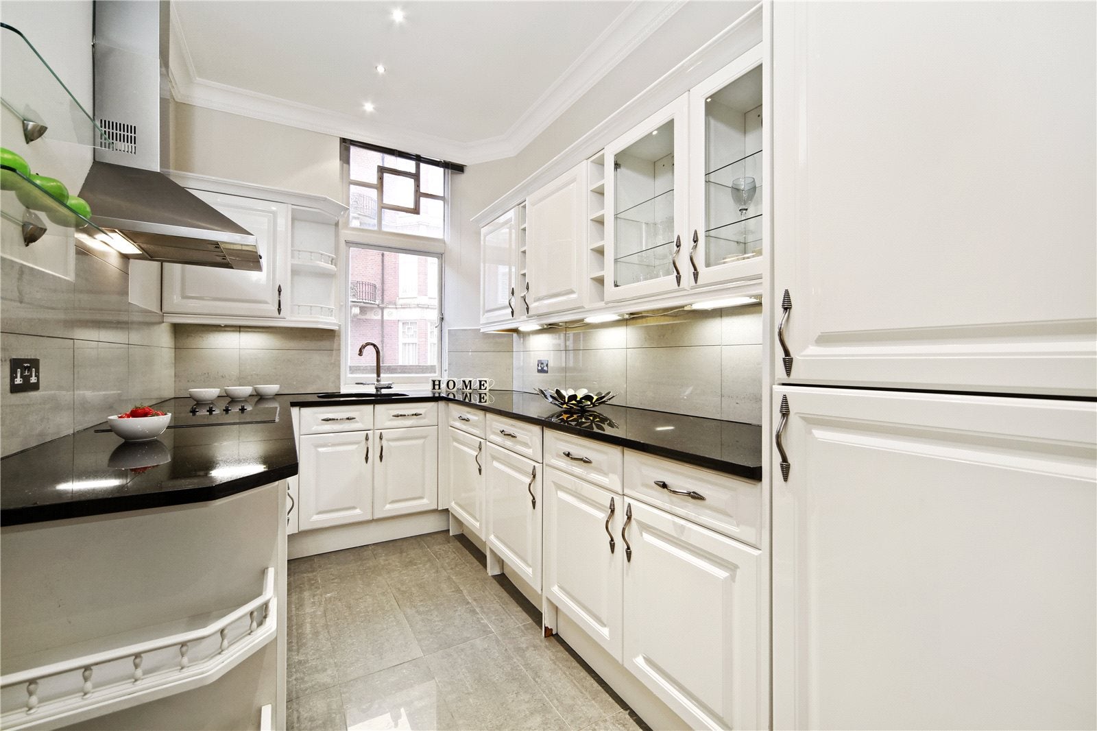 Flat Montagu Mansions in City of Westminster