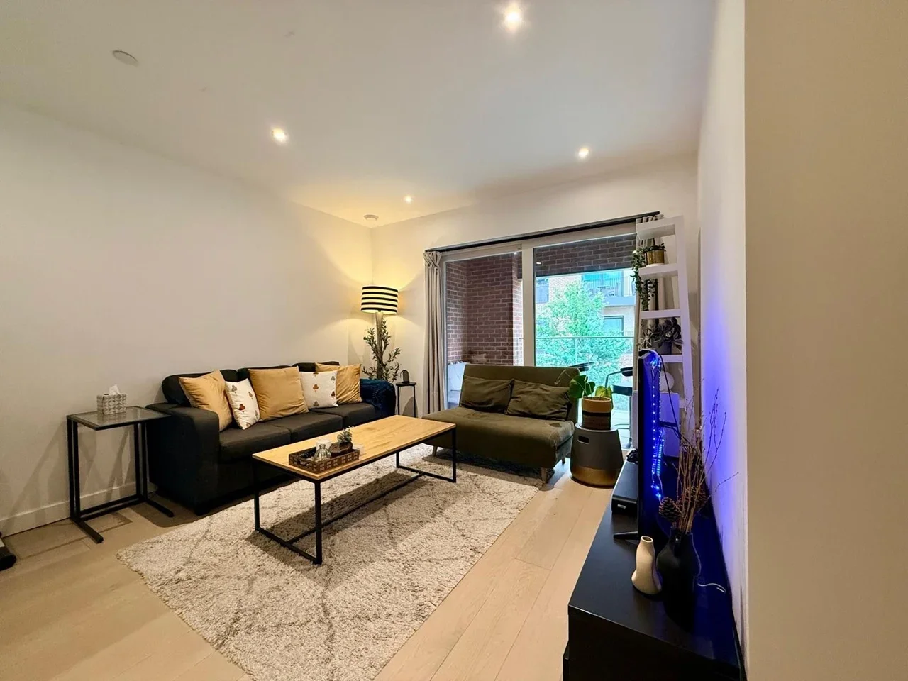 Flat Achill Close in Greater London