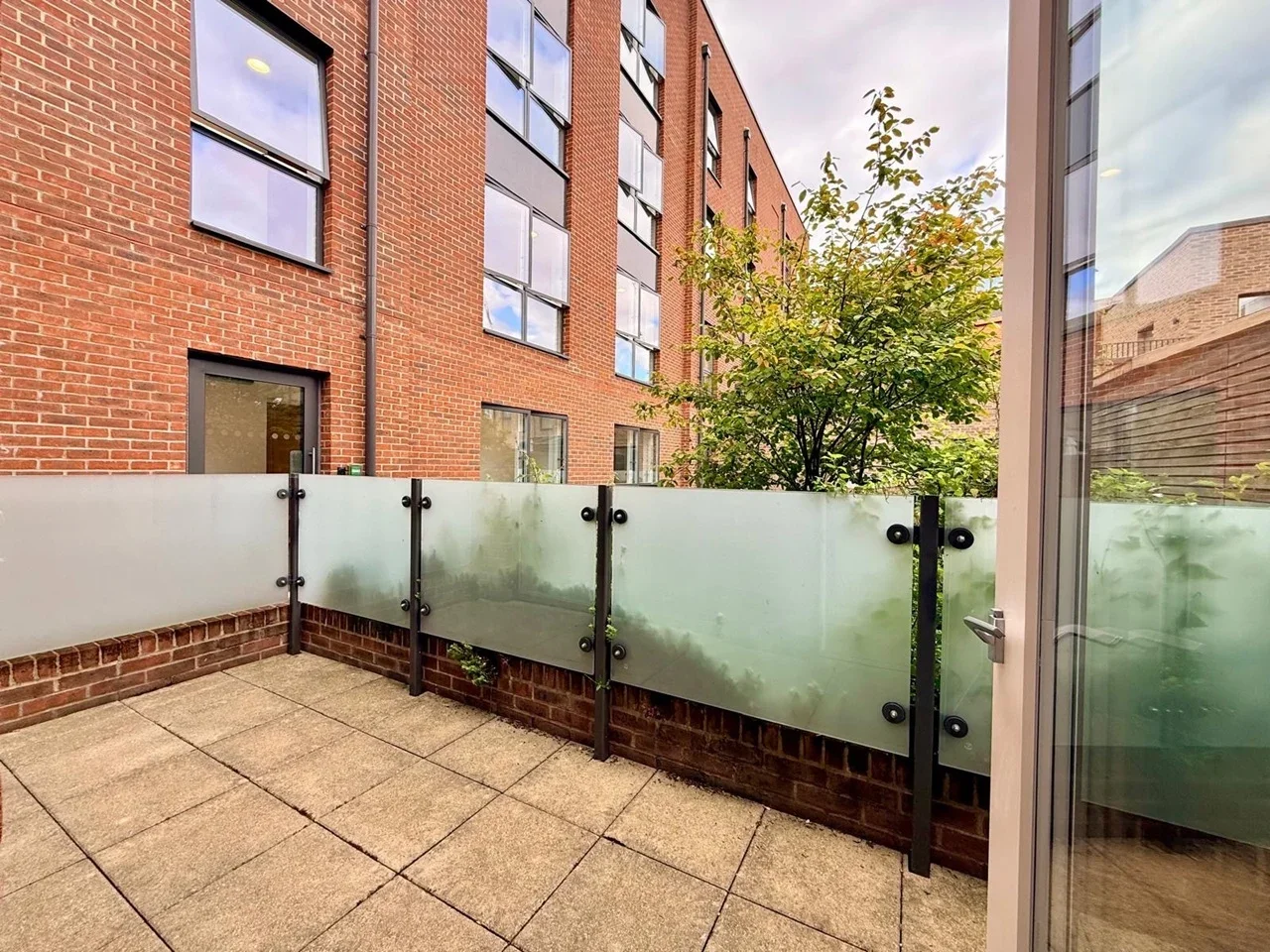 Flat Achill Close in Greater London