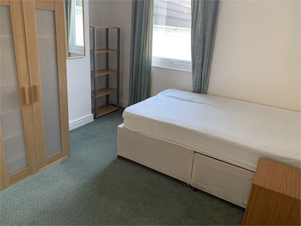 Room Cromwell Street in Swansea