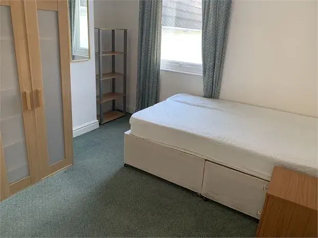 Room Cromwell Street in Swansea