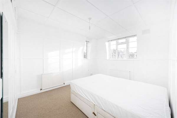 Flat Hastings Road in Greater London
