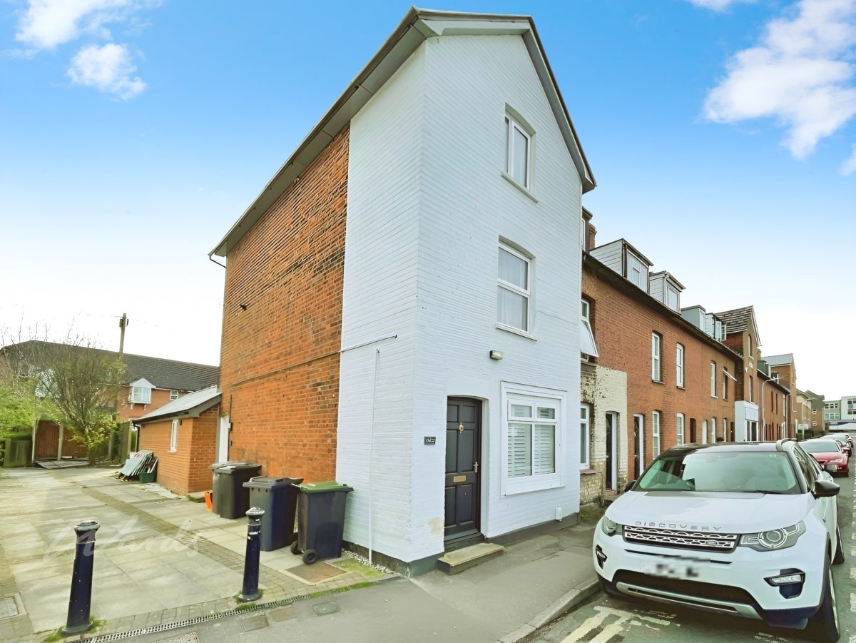 Flat Priory Road in Tonbridge and Malling
