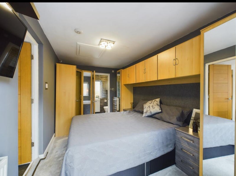 Room Rush Close in Bristol