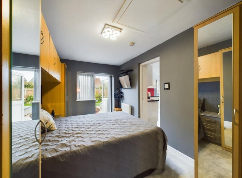 Room Rush Close in Bristol