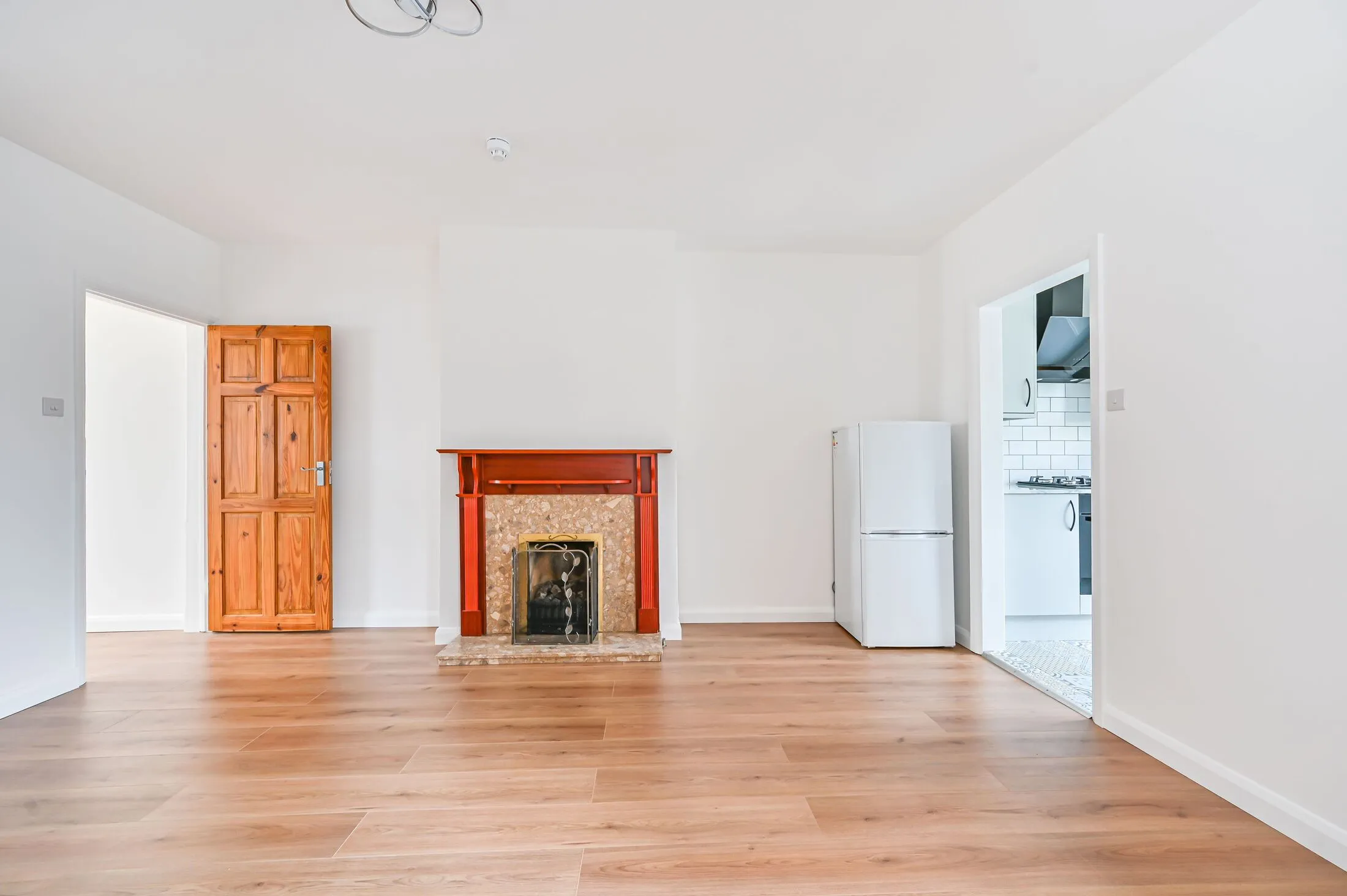 Flat Edmund Road in Greater London