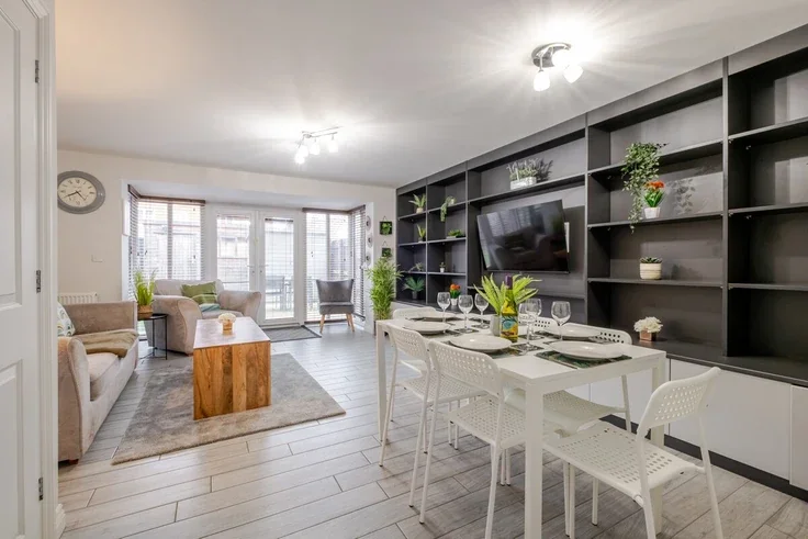 Flat Cantley Road in Great Denham