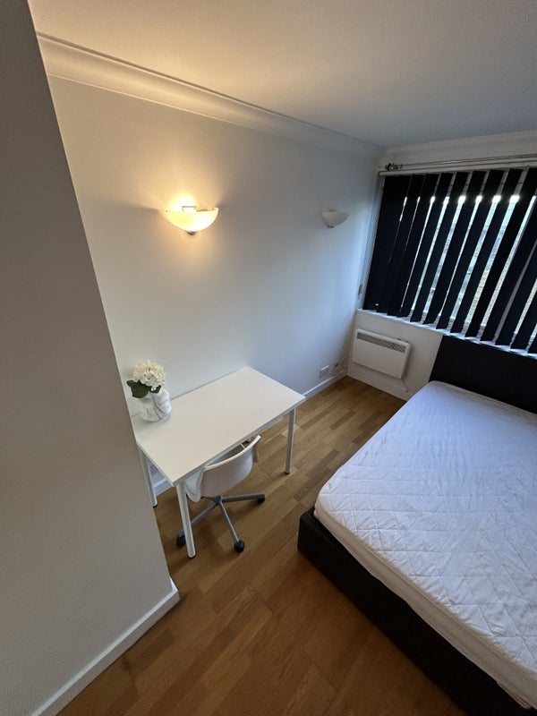 Flat Fitzroy Street in Greater London