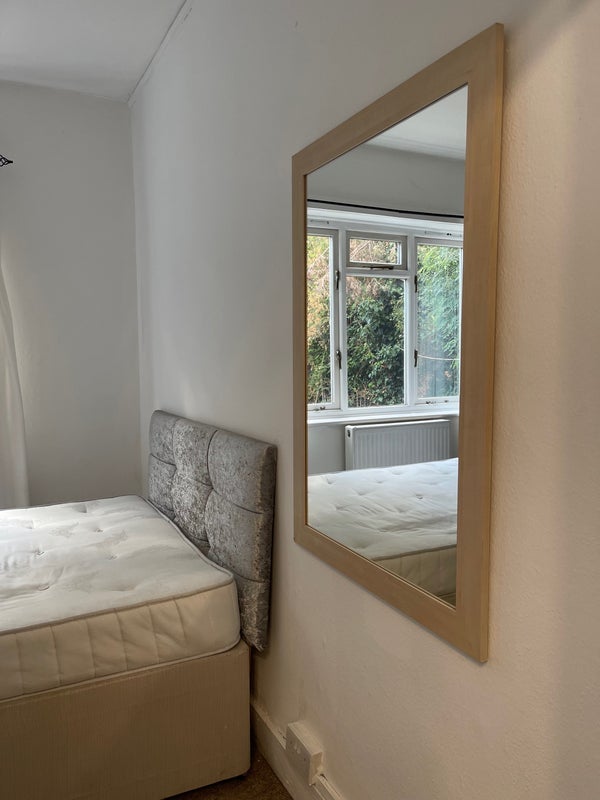 Room Third Avenue in Greater London