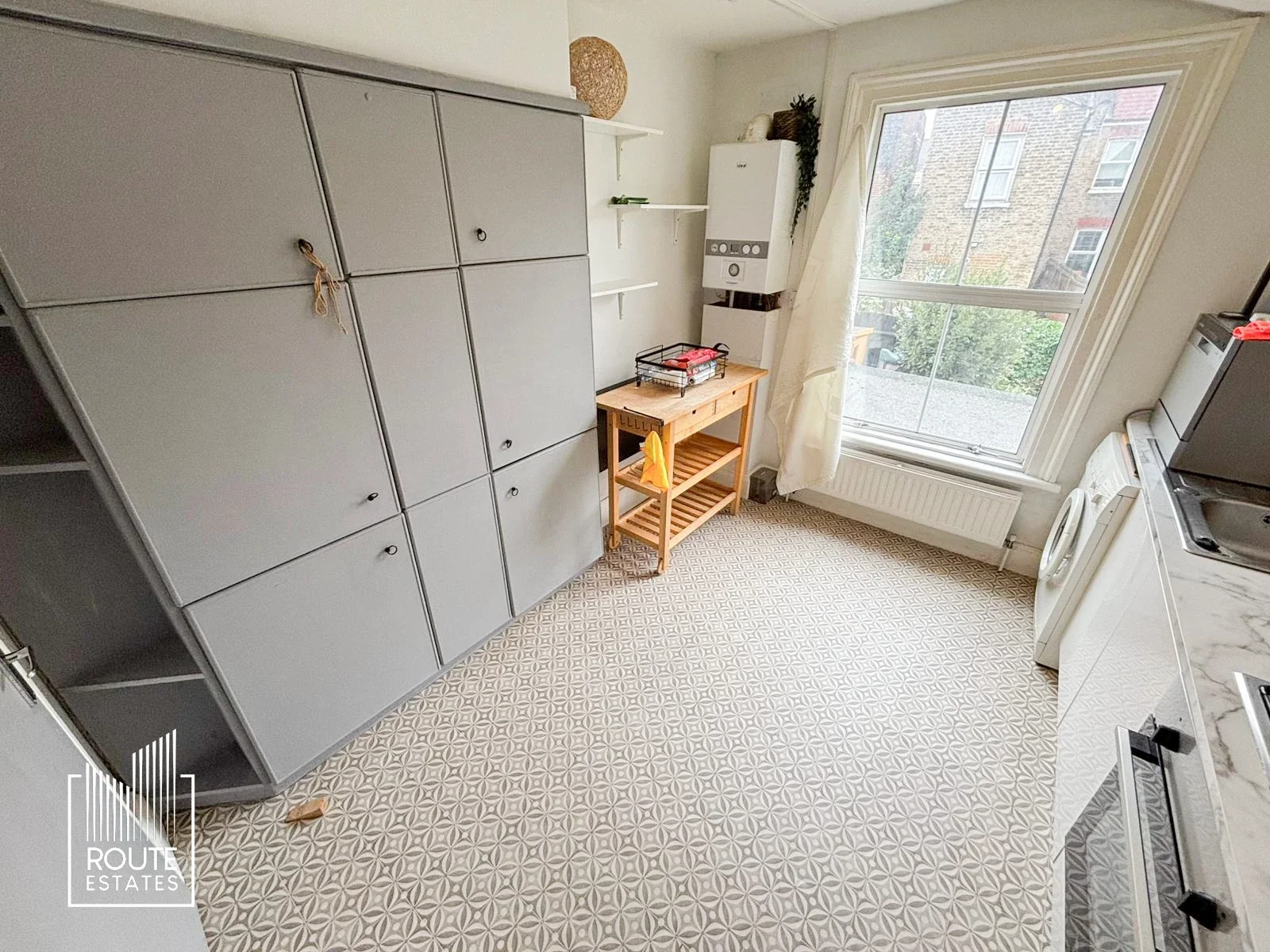 Flat Eastbourne Road in Greater London